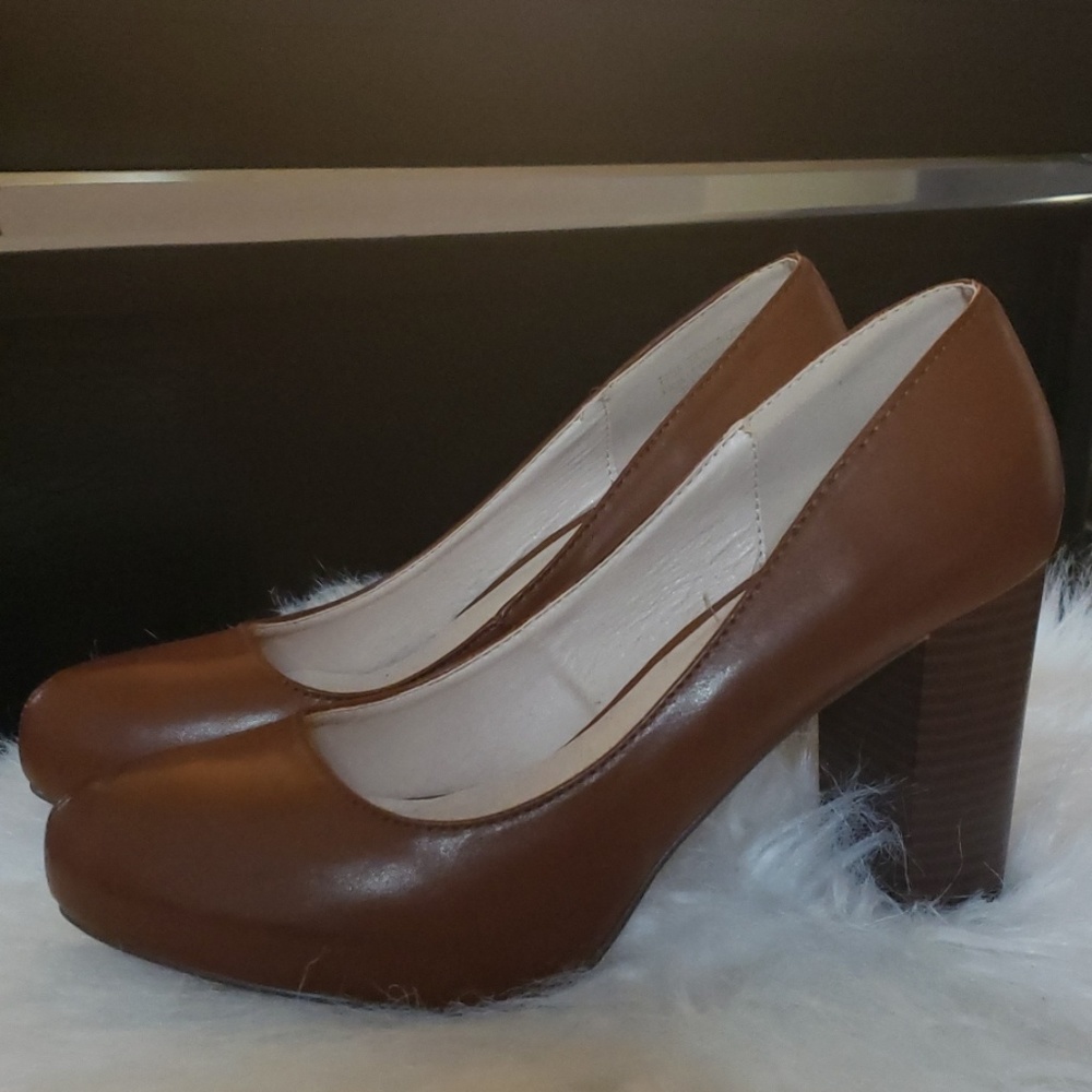 LFL by Lust For Life Pumps